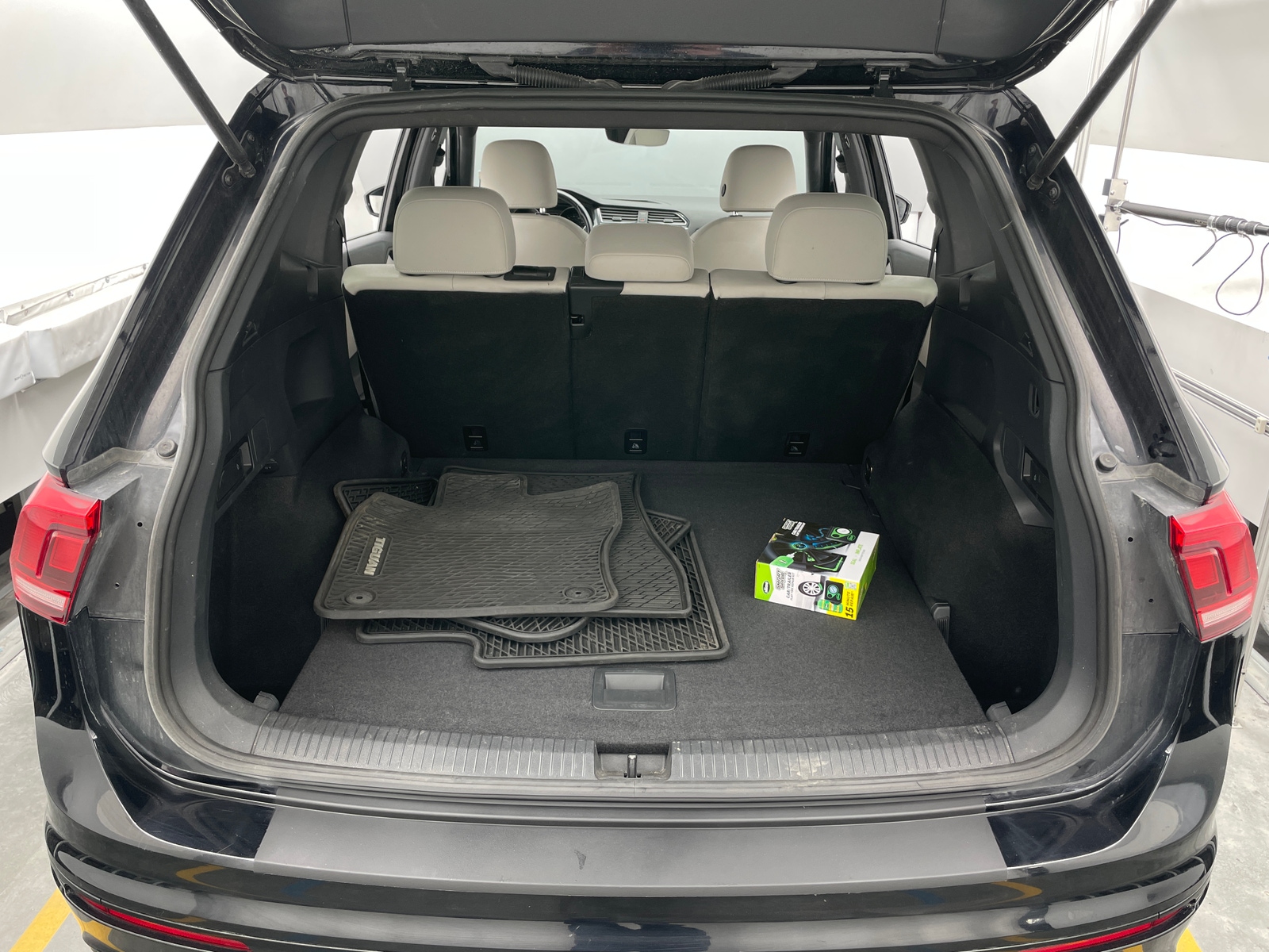 Thumbnail: 2020 Volkswagen Tiguan - 6