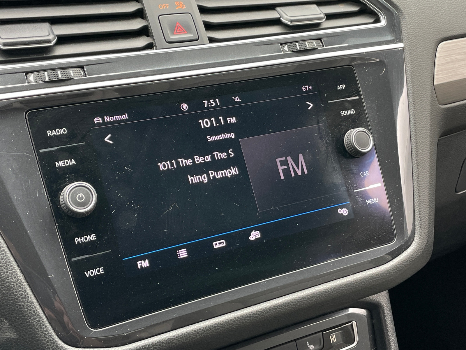 Thumbnail: 2020 Volkswagen Tiguan - 3