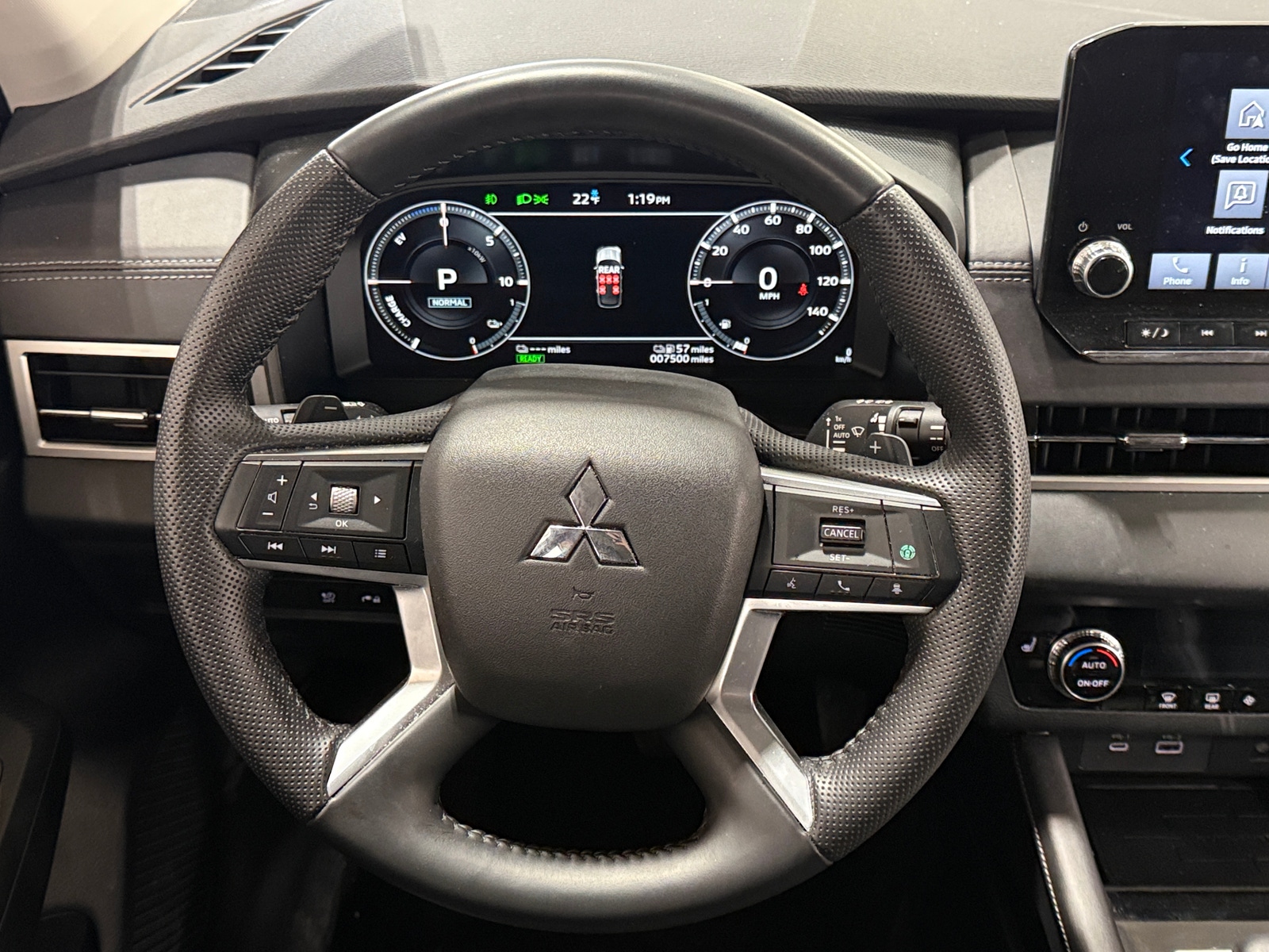 Thumbnail: 2025 Mitsubishi Outlander - 4