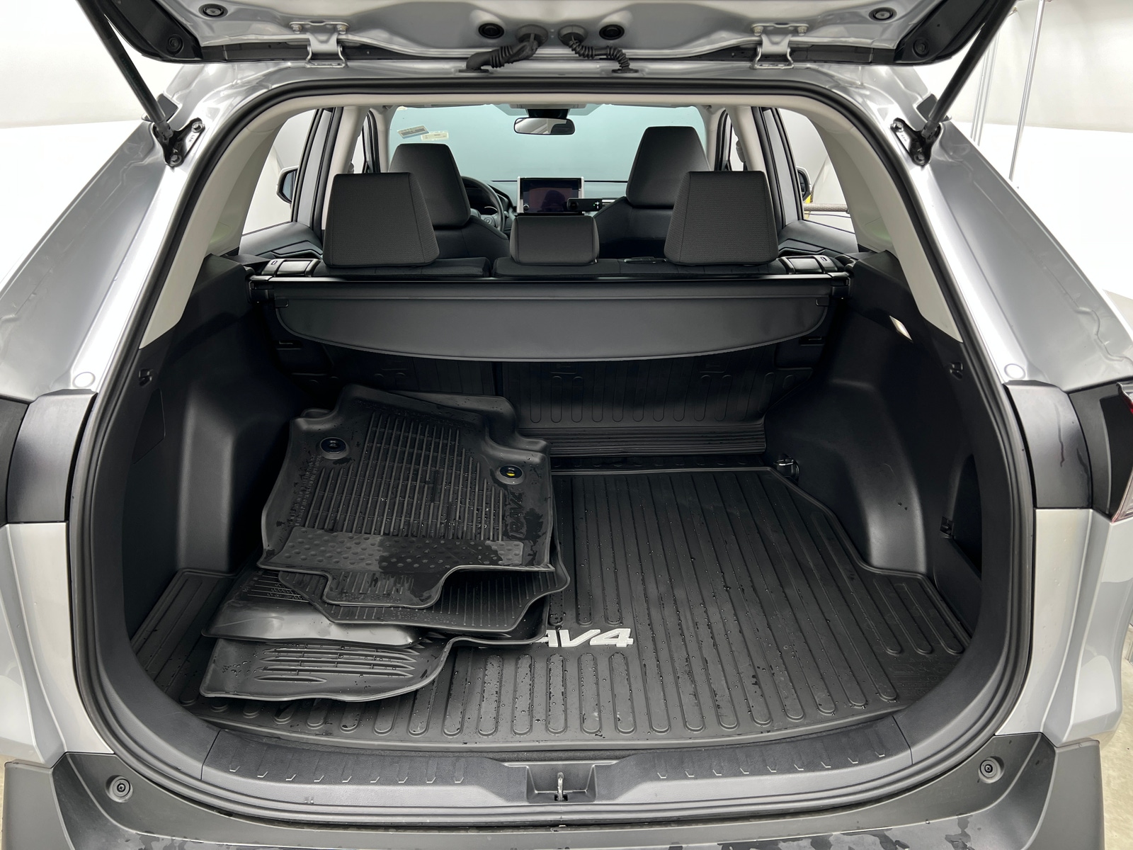 Thumbnail: 2025 Toyota RAV4 - 7