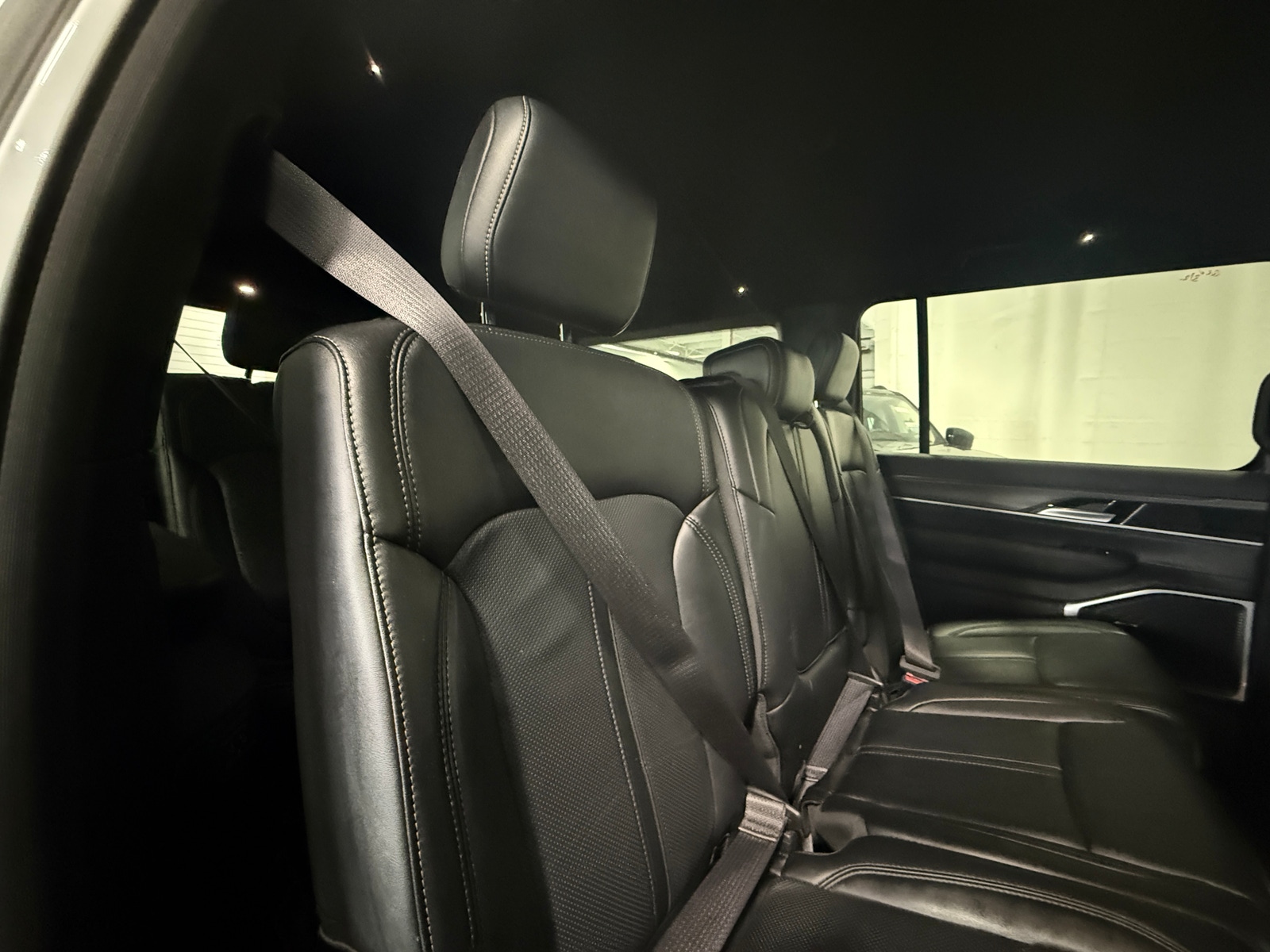 Thumbnail: 2024 Jeep Wagoneer - 5