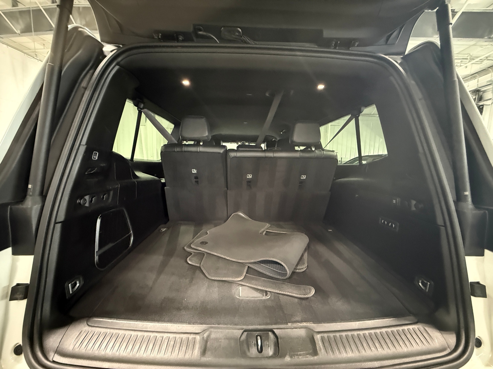 Thumbnail: 2024 Jeep Wagoneer - 6