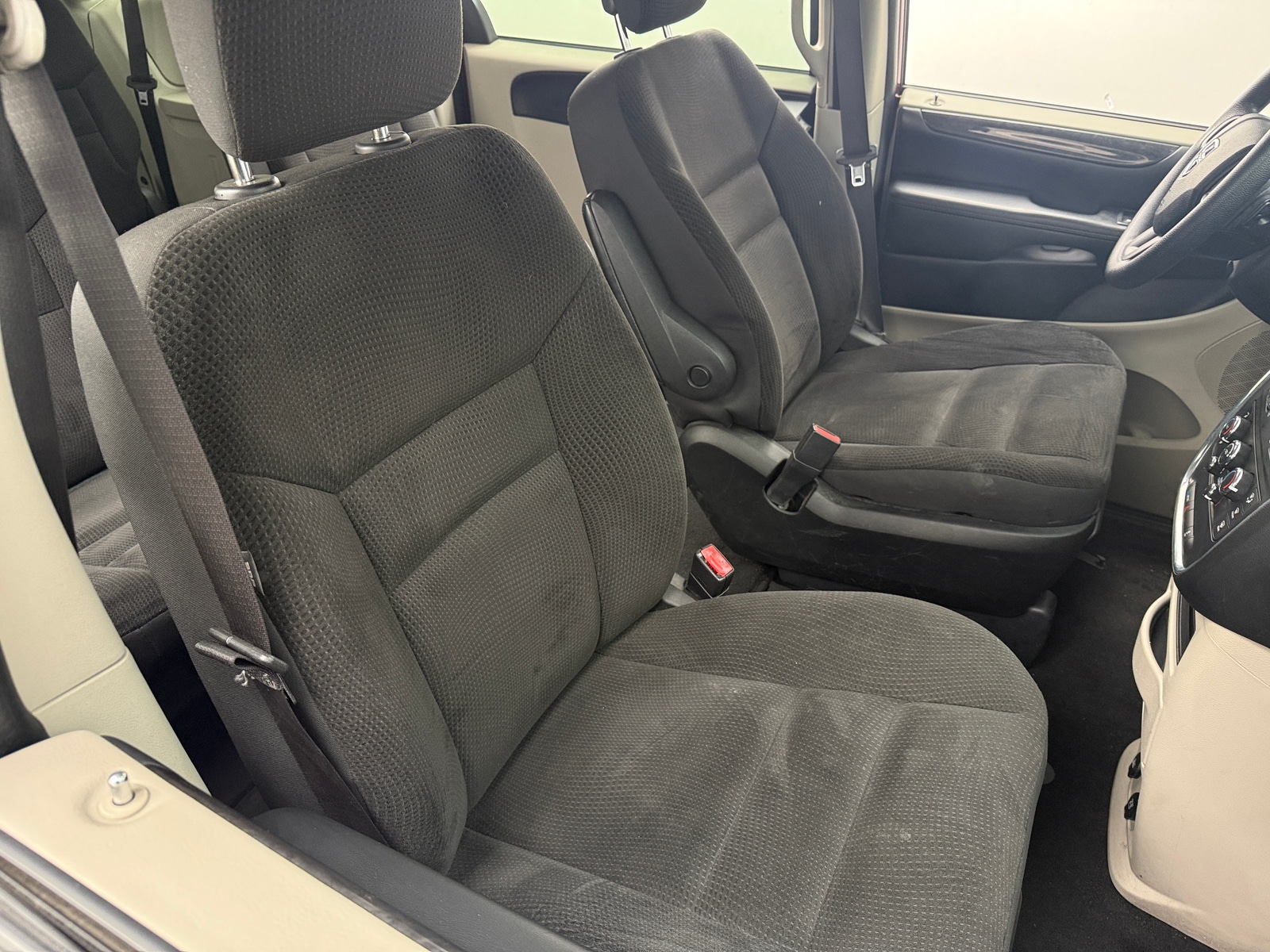 Thumbnail: 2018 Dodge Grand Caravan - 2