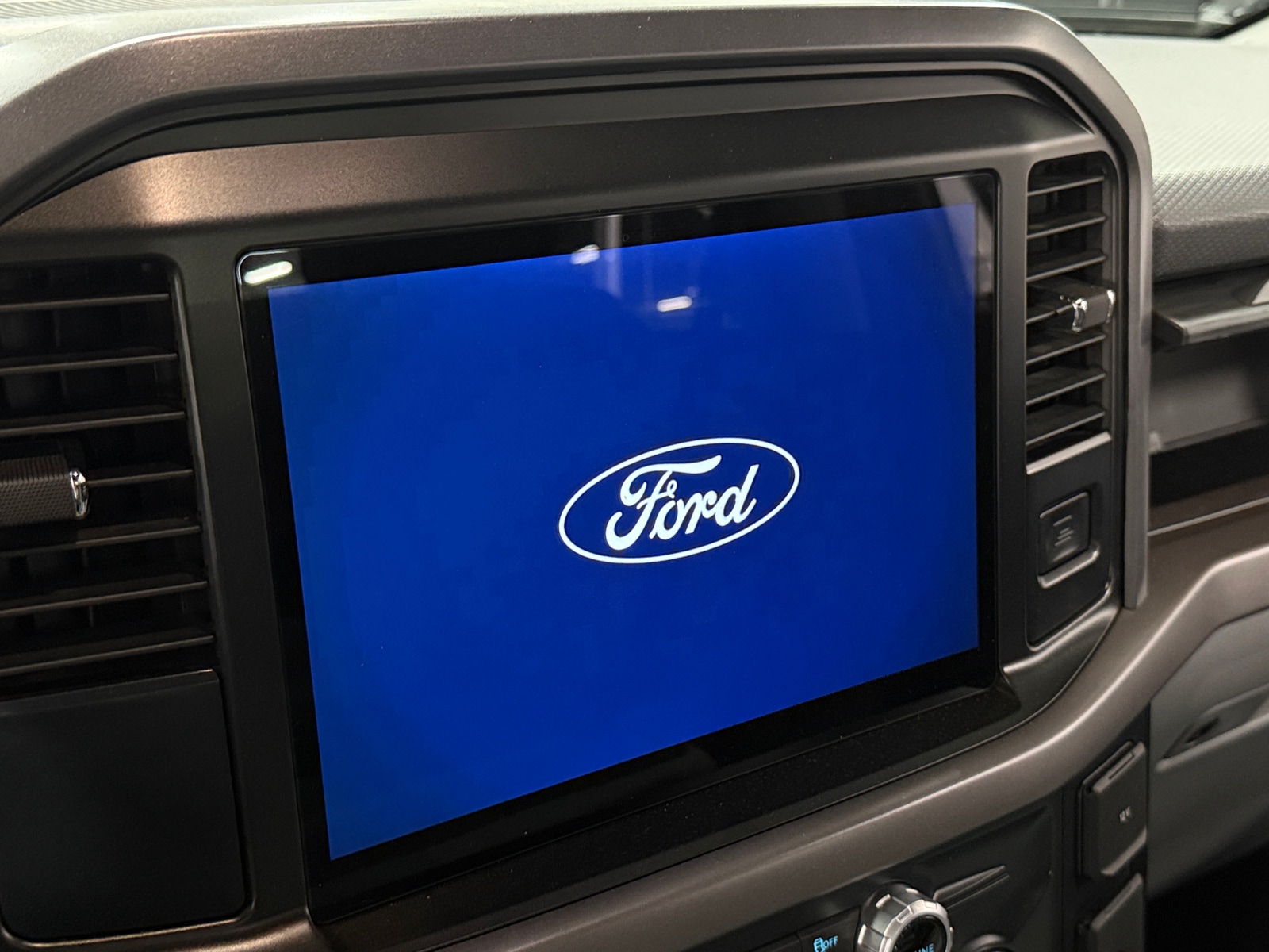 Thumbnail: 2025 Ford Econoline - 4