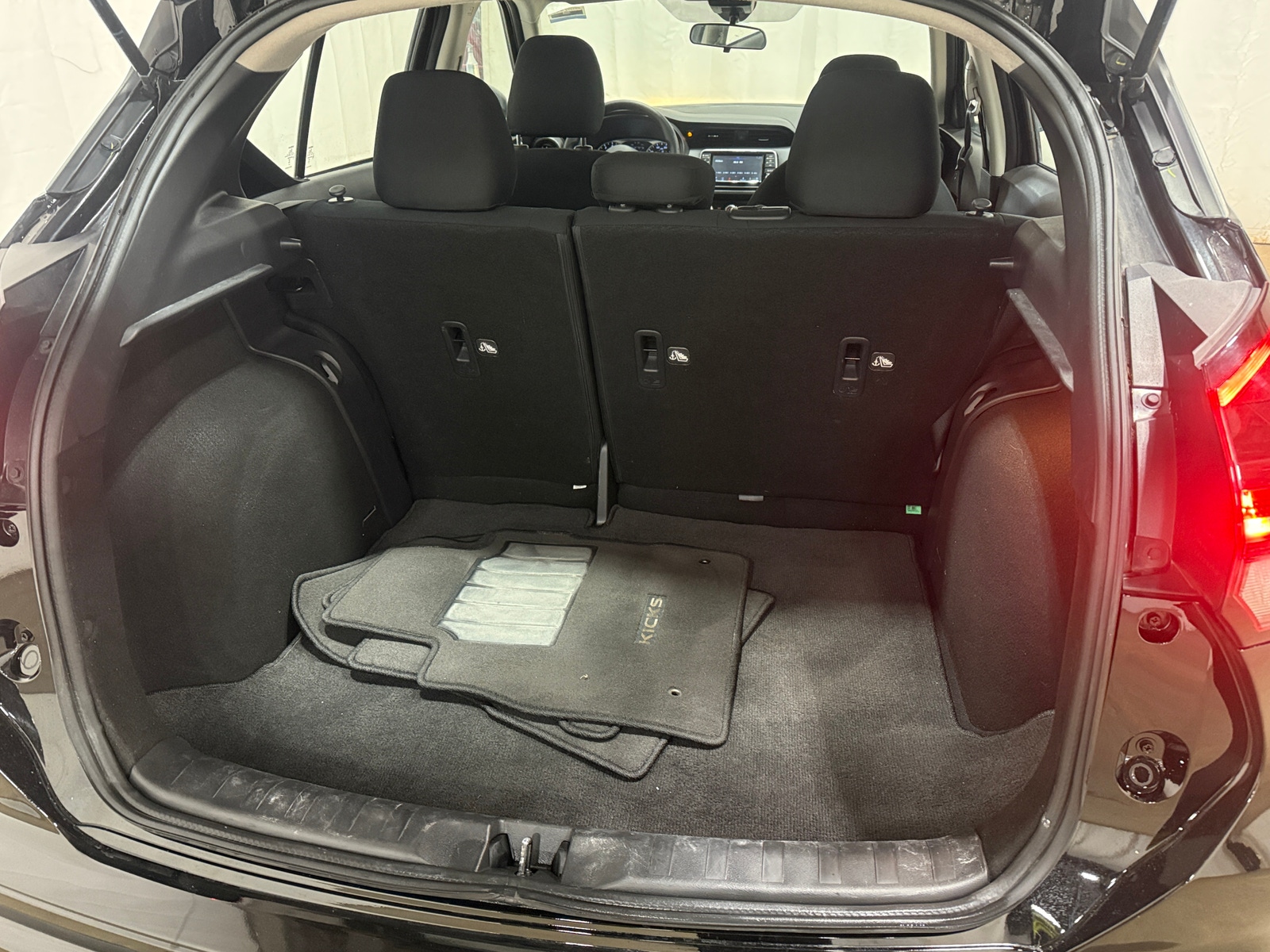 Thumbnail: 2023 Nissan Kicks - 7