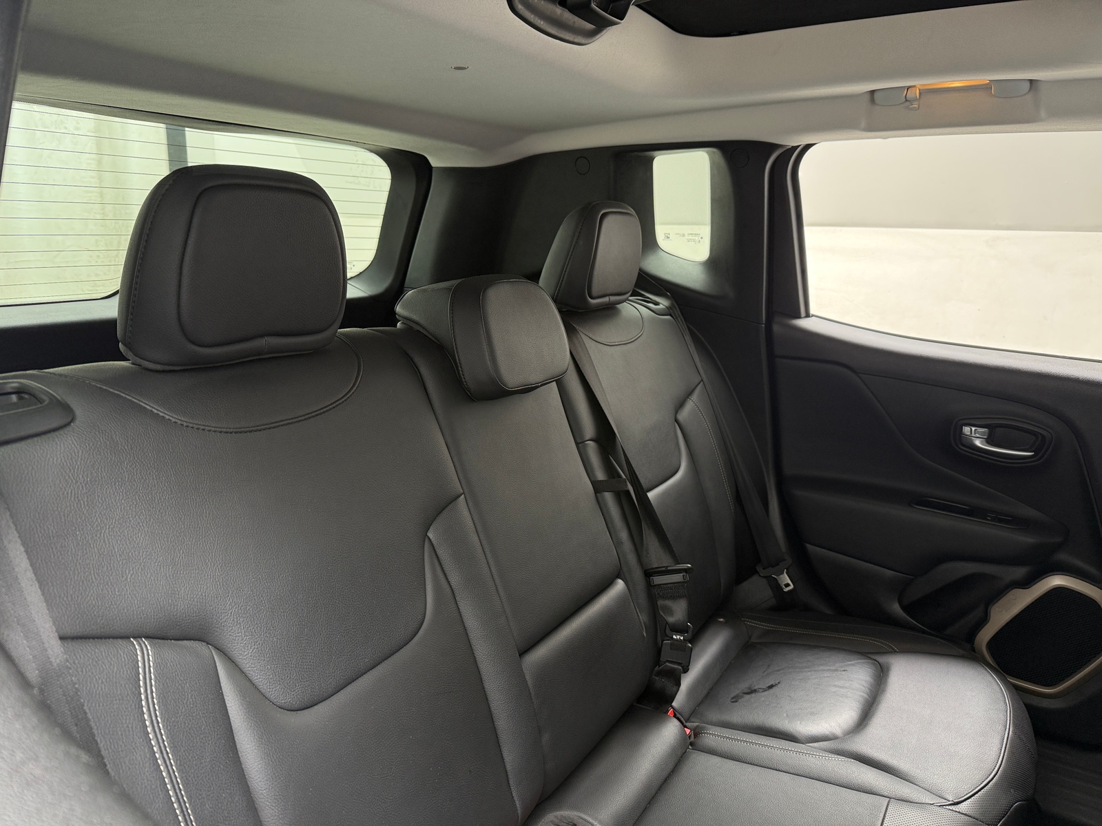 Thumbnail: 2017 Jeep Renegade - 5