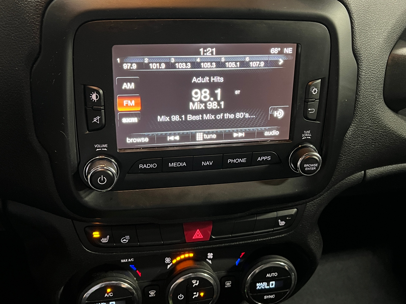 Thumbnail: 2017 Jeep Renegade - 3