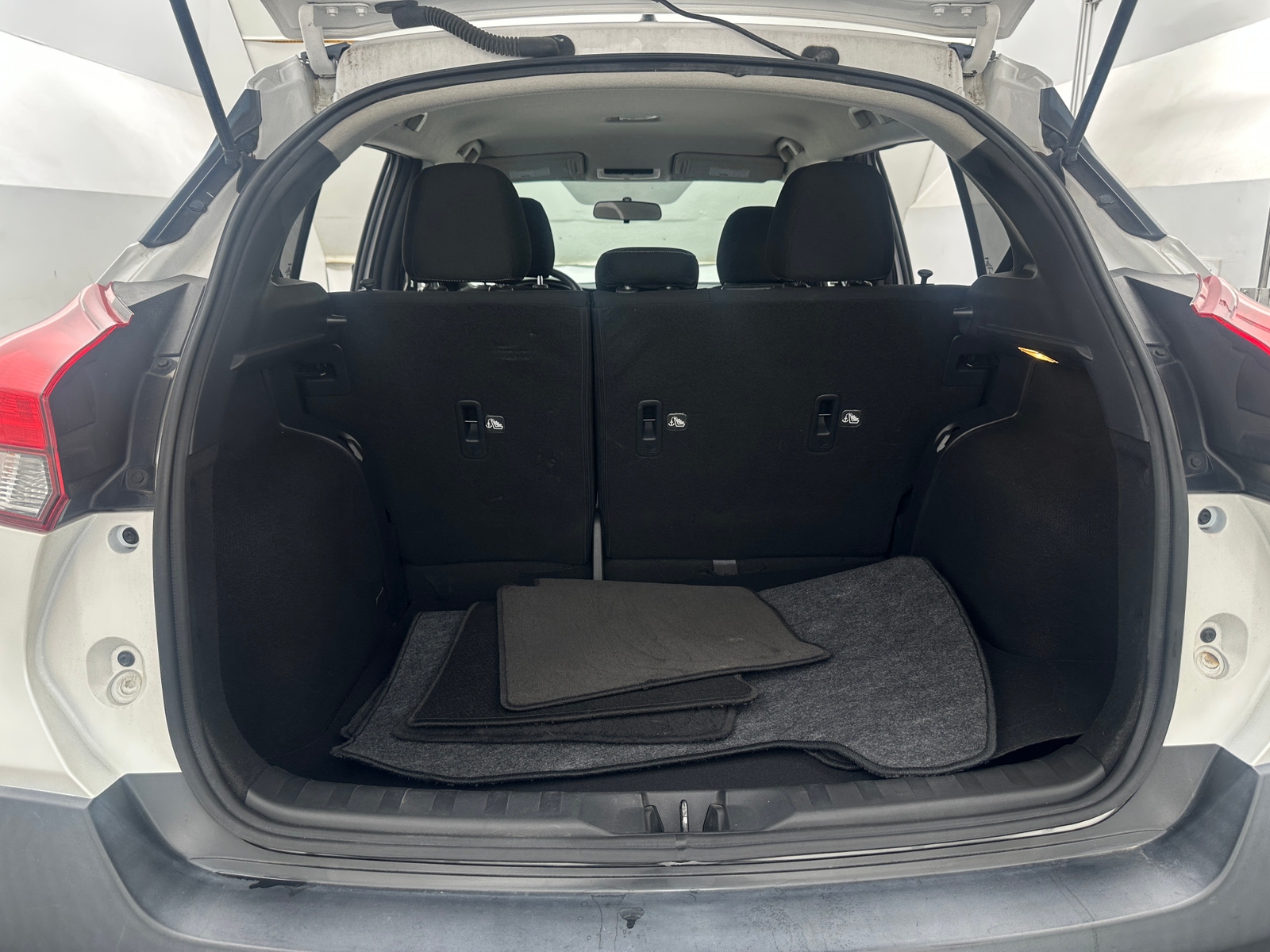 Thumbnail: 2019 Nissan Kicks - 7