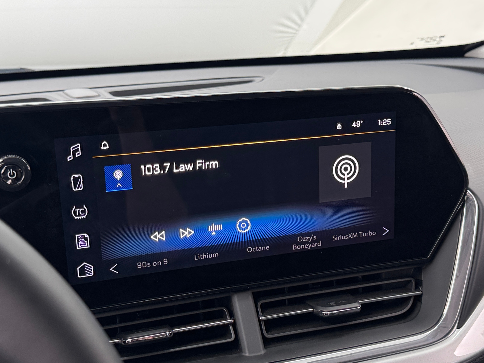 Thumbnail: 2025 Chevrolet Trax - 4