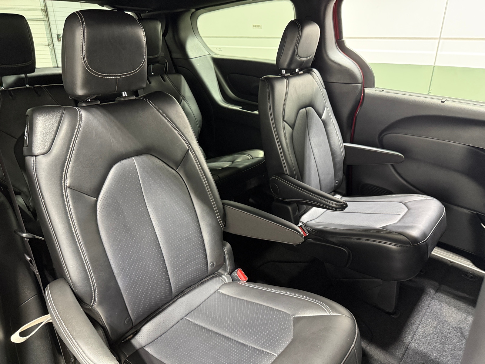 Thumbnail: 2025 Chrysler Pacifica - 5