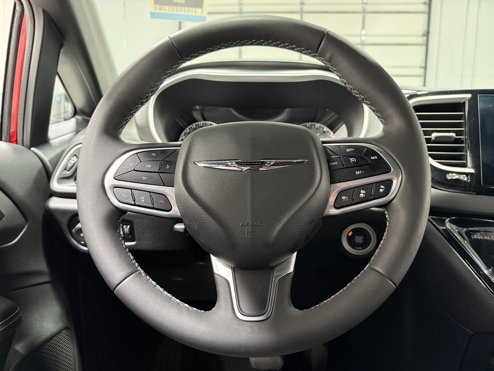 Thumbnail: 2025 Chrysler Pacifica - 4