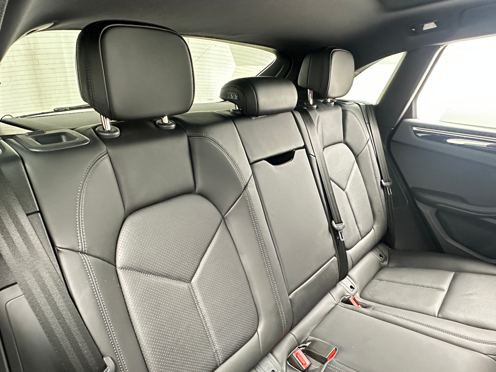 Thumbnail: 2022 Porsche Macan - 5