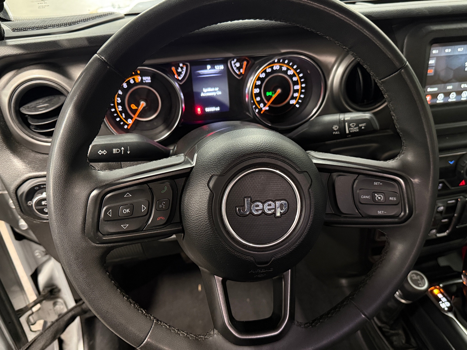 Thumbnail: 2023 Jeep Gladiator - 5