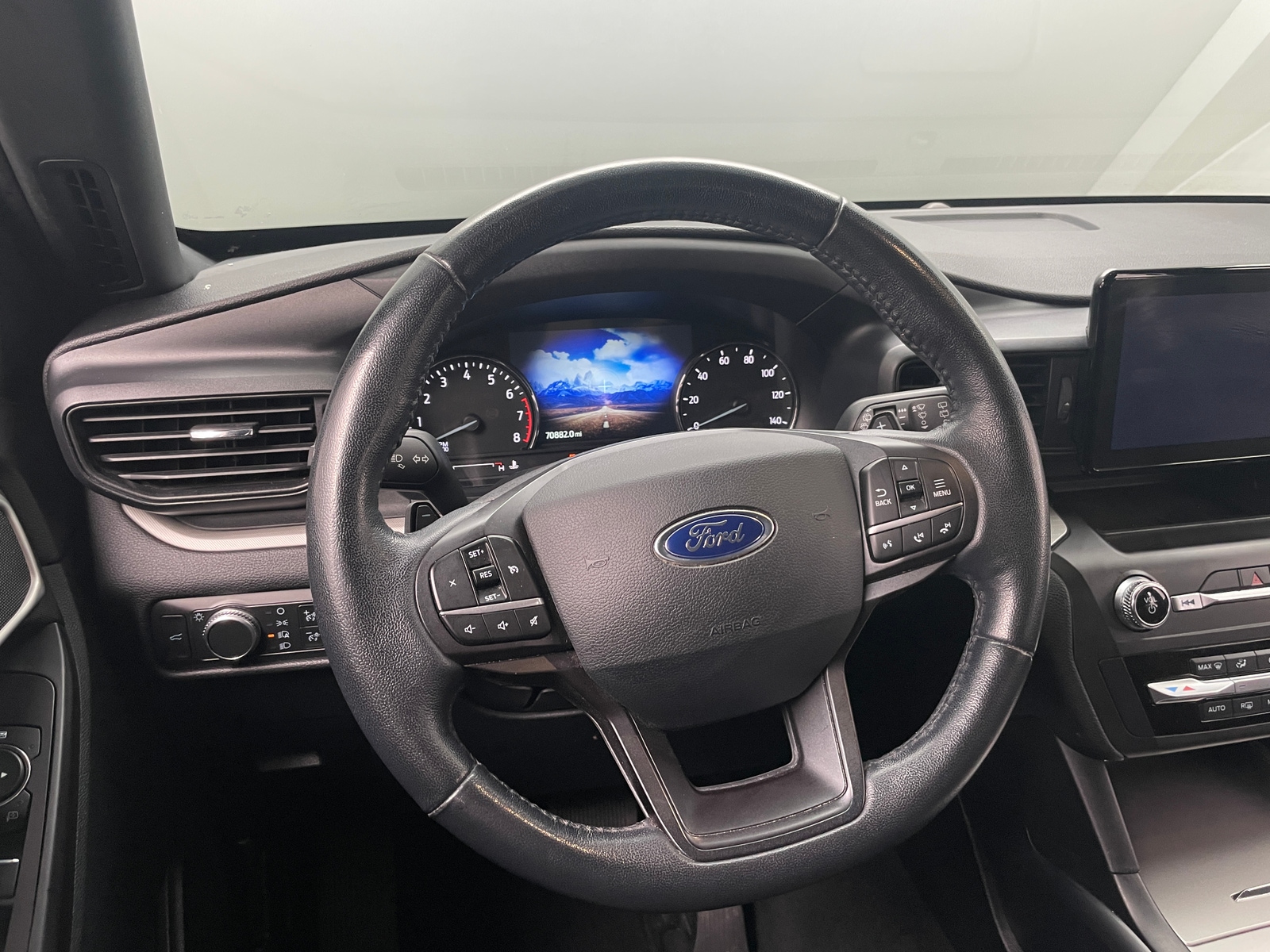 Thumbnail: 2020 Ford Explorer - 5