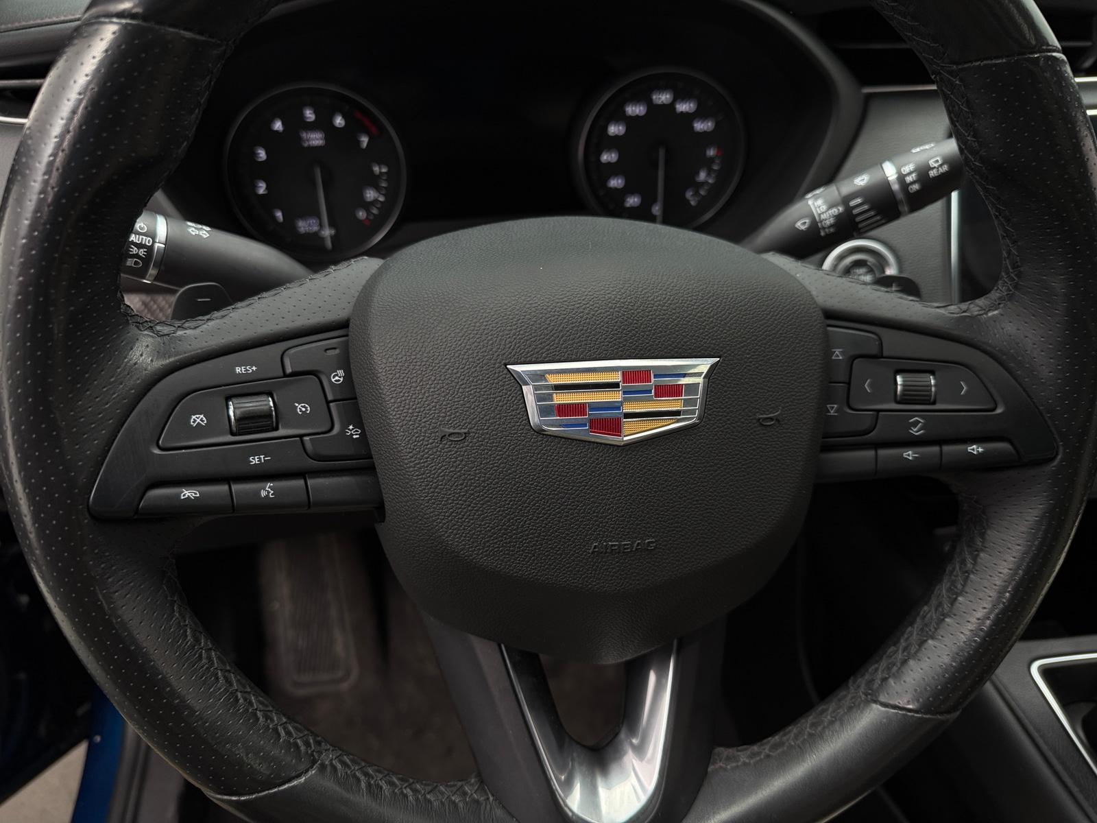 Thumbnail: 2019 Cadillac XT4 - 4