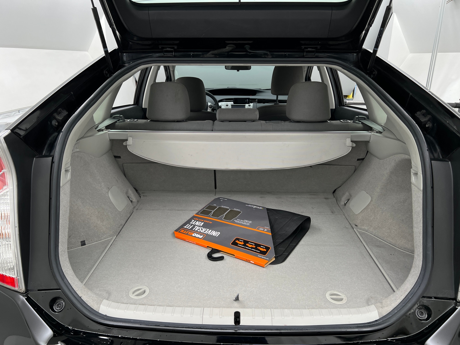 Thumbnail: 2015 Toyota Prius - 7