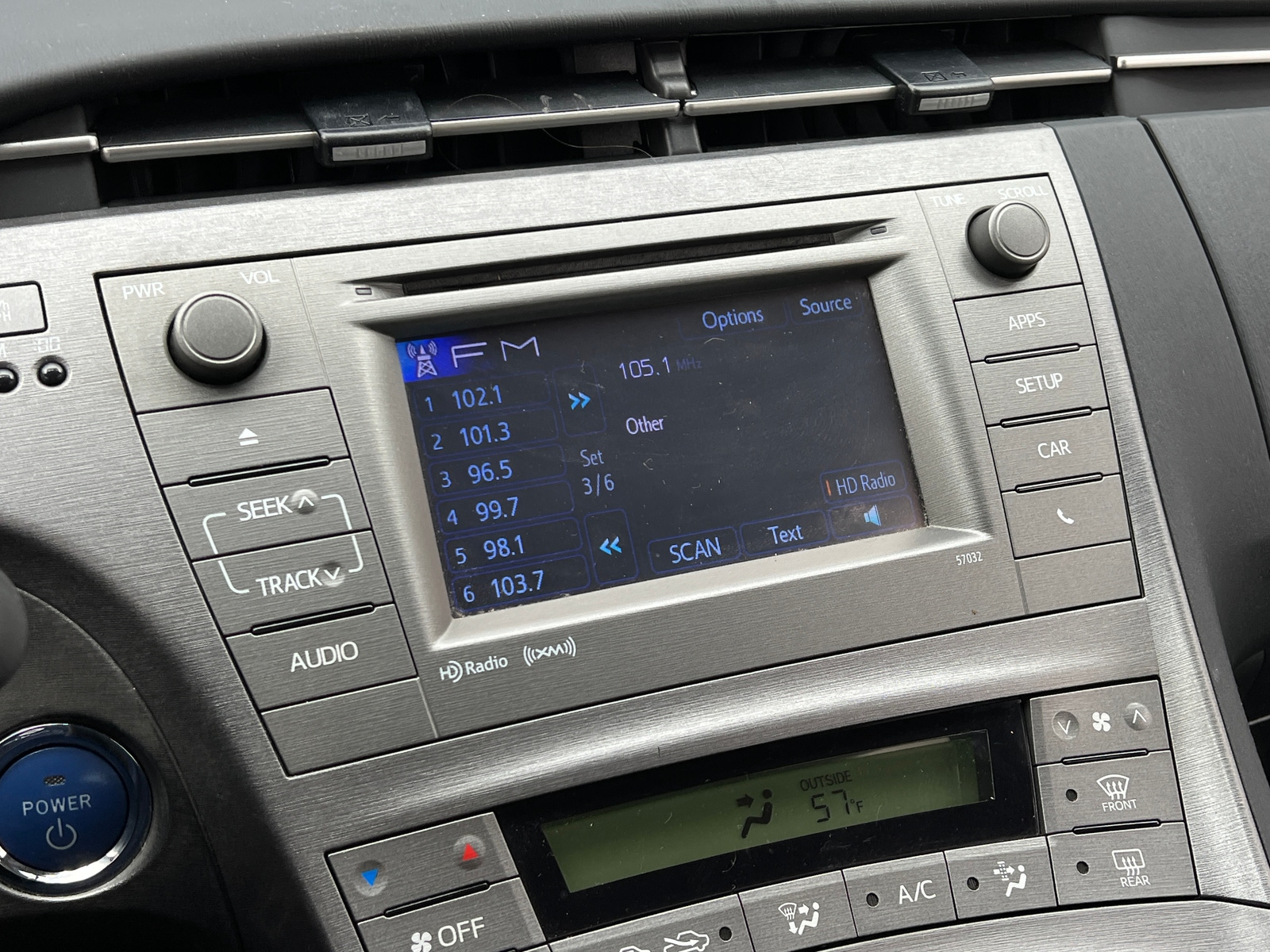 Thumbnail: 2015 Toyota Prius - 4