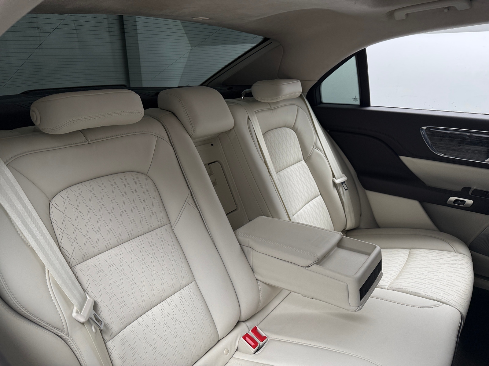 Thumbnail: 2018 Lincoln Continental - 5