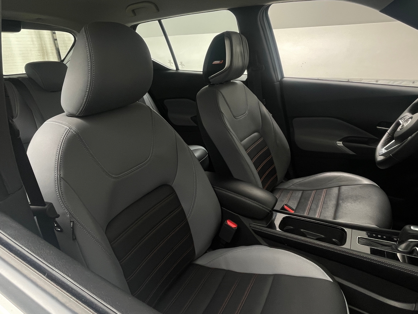 Thumbnail: 2023 Nissan Kicks - 2