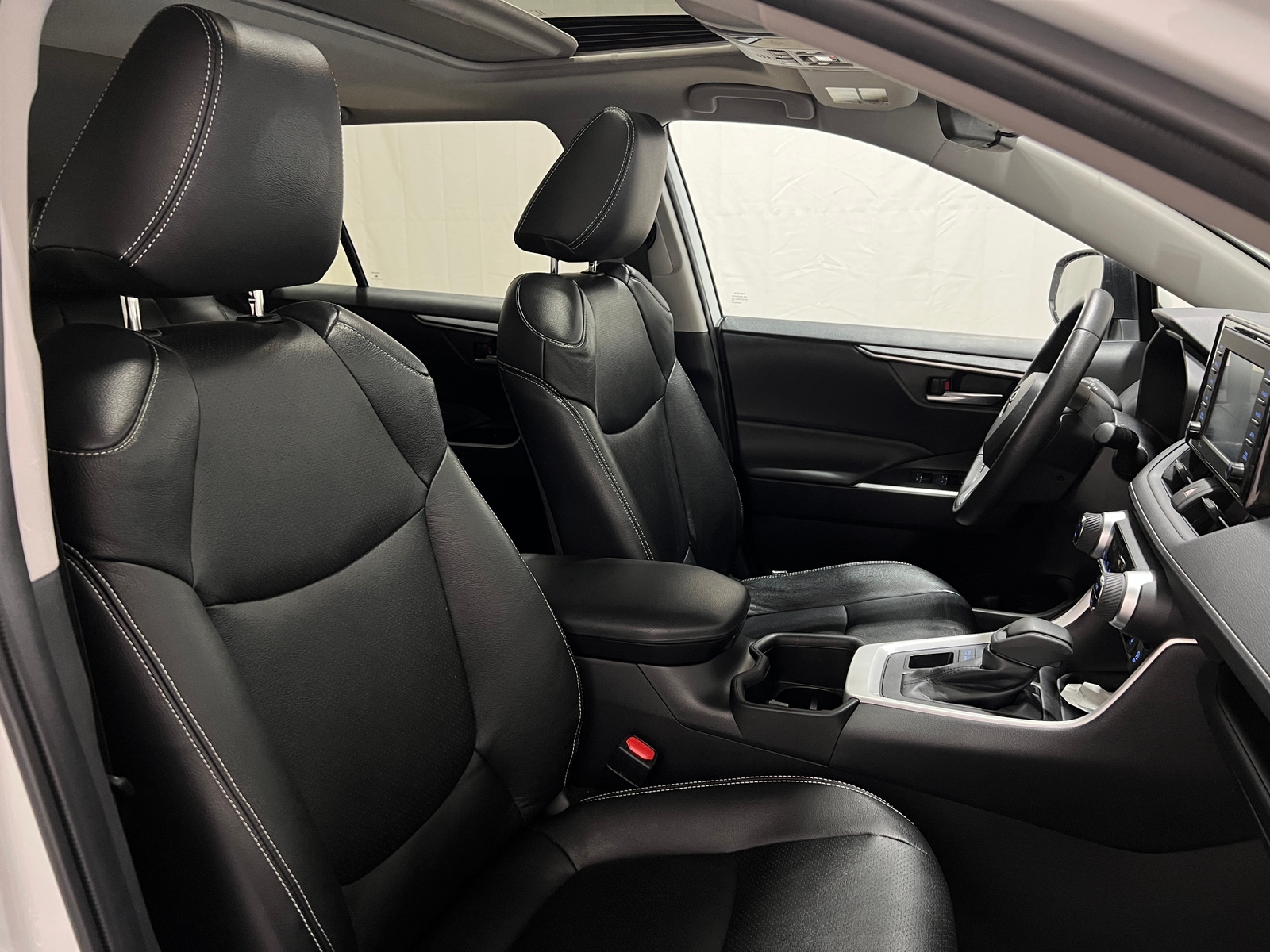 Thumbnail: 2022 Toyota RAV4 - 2