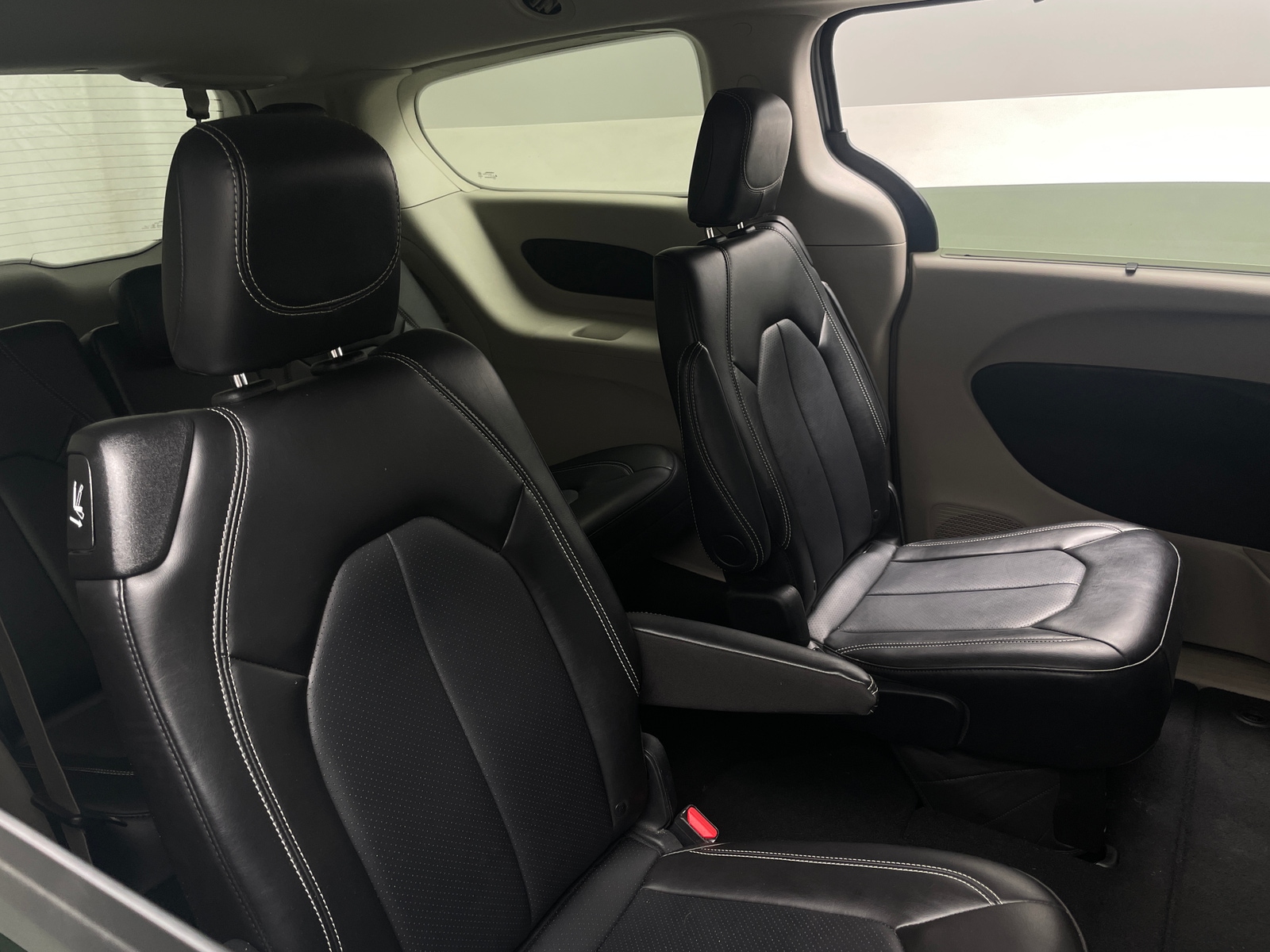 Thumbnail: 2024 Chrysler Pacifica - 5