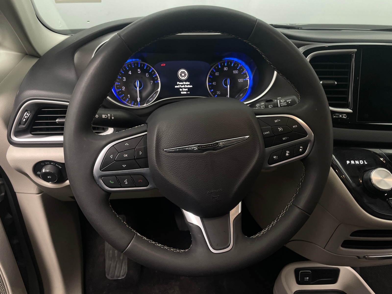 Thumbnail: 2024 Chrysler Pacifica - 4