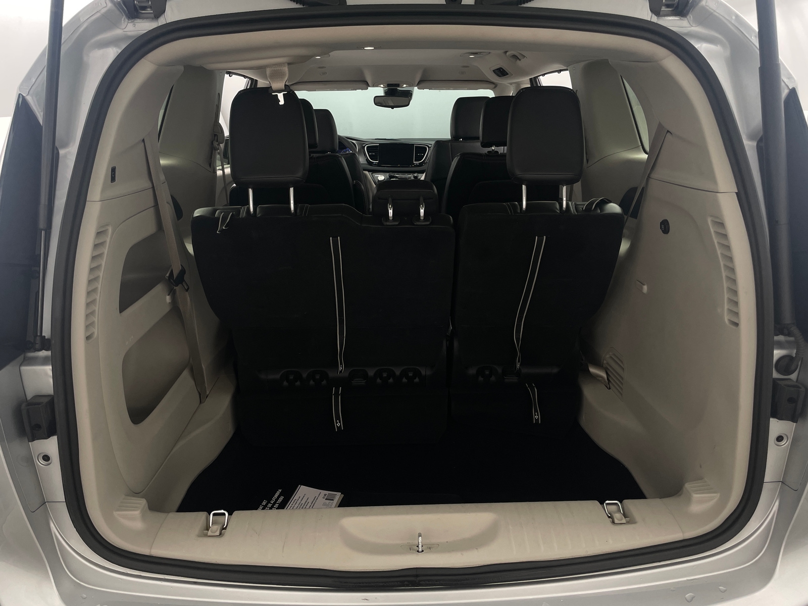 Thumbnail: 2024 Chrysler Pacifica - 6