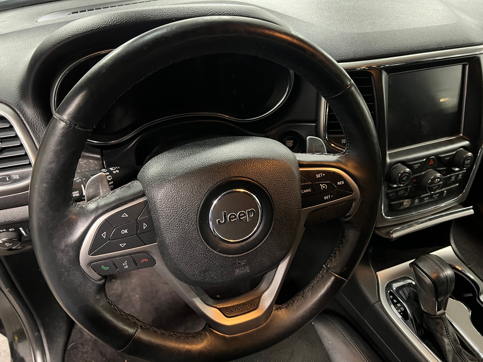 Thumbnail: 2017 Jeep Grand Cherokee - 4