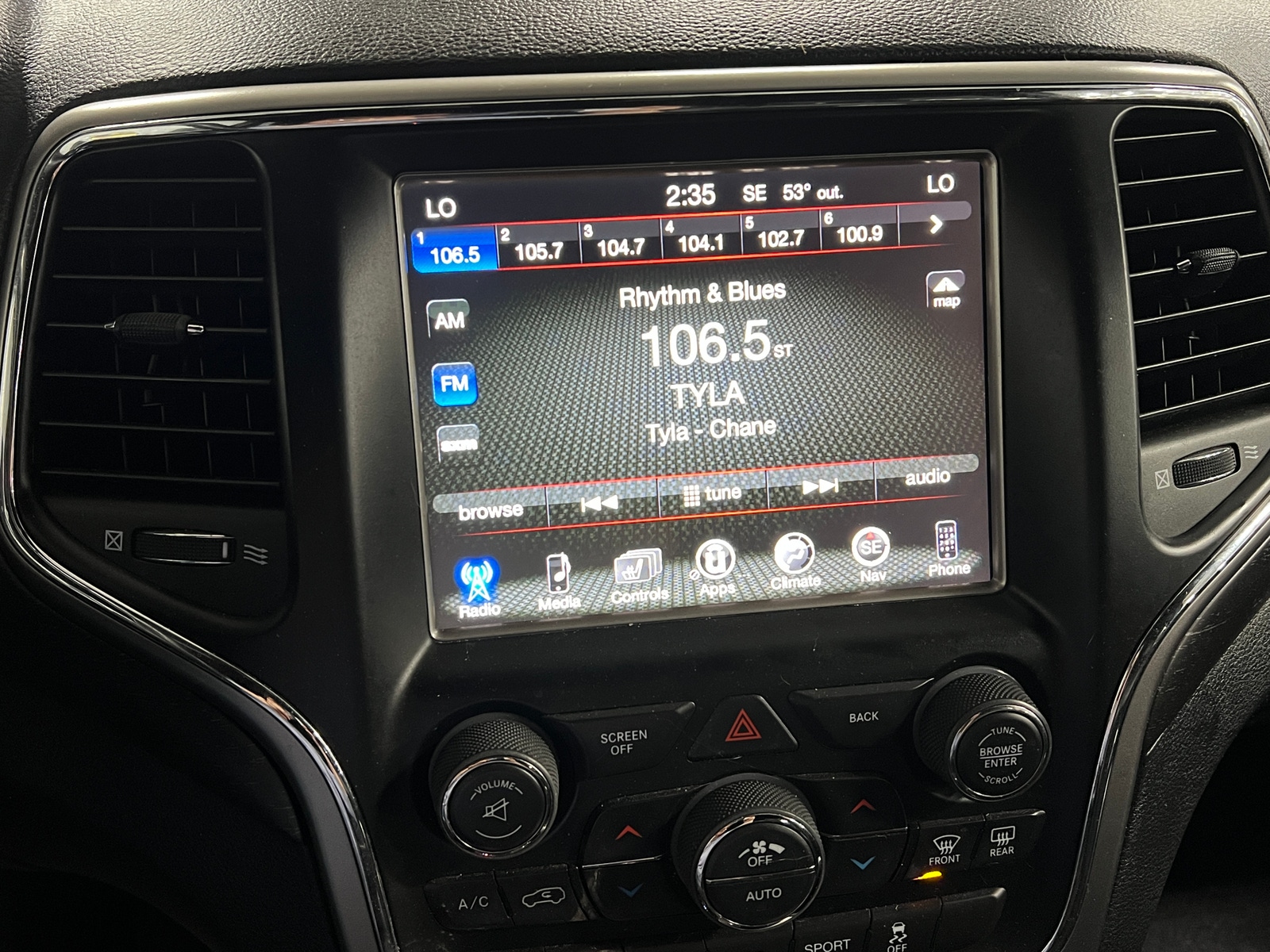 Thumbnail: 2017 Jeep Grand Cherokee - 3