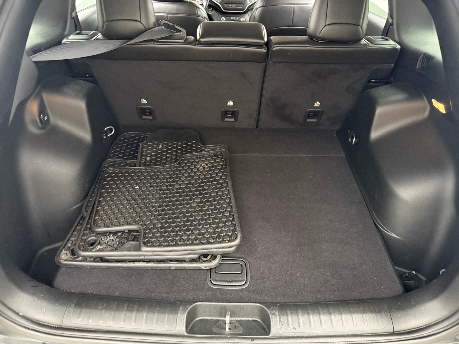 Thumbnail: 2019 Jeep Cherokee - 7