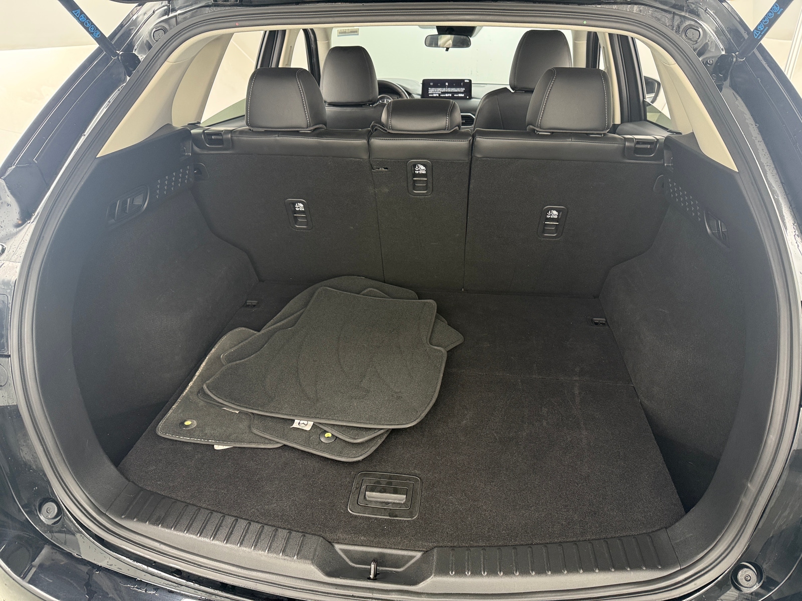 Thumbnail: 2025 Mazda CX-5 - 6