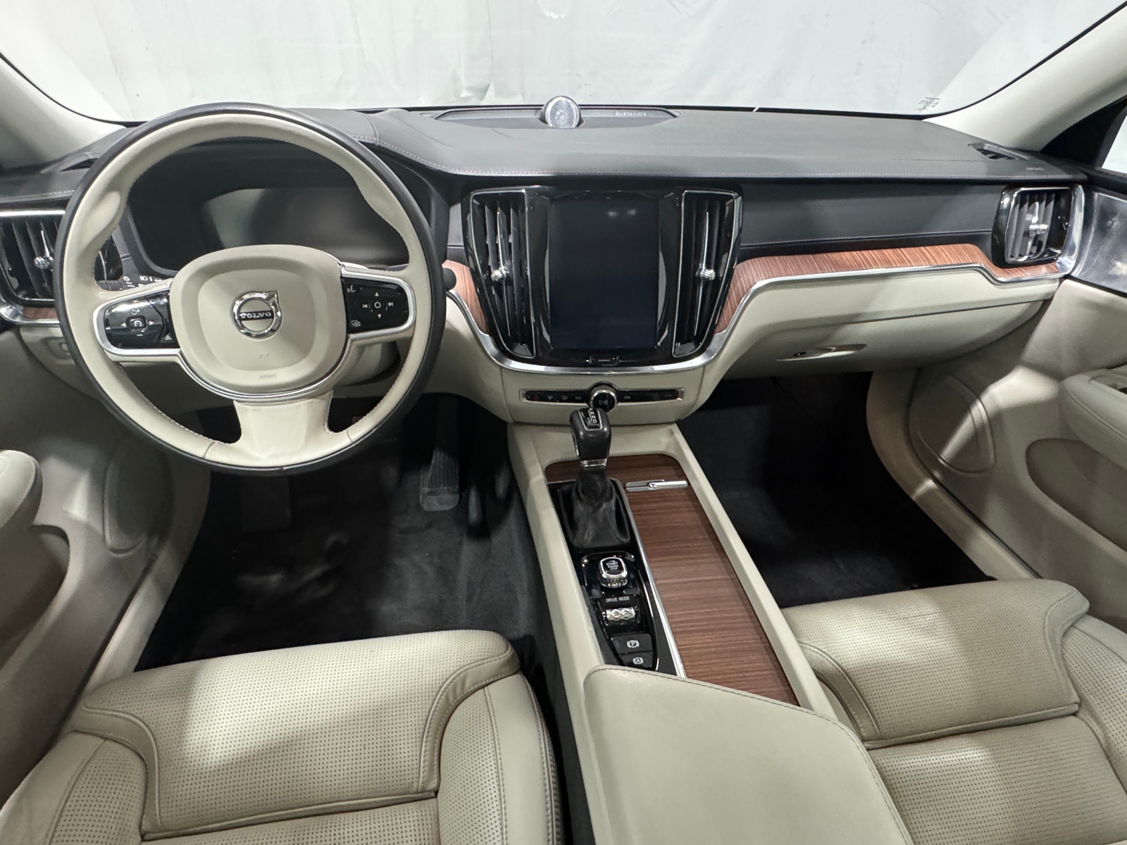Thumbnail: 2019 Volvo S60 - 2