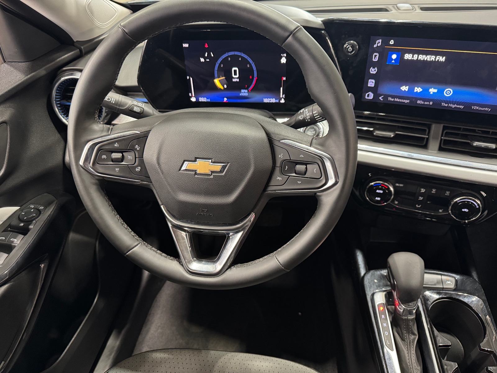 Thumbnail: 2025 Chevrolet Trax - 5