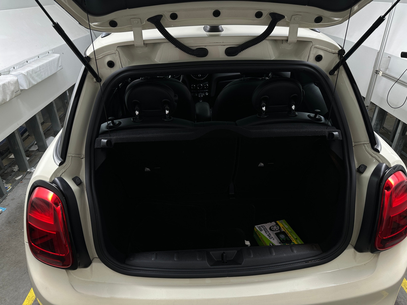 Thumbnail: 2019 MINI Cooper Hardtop - 6