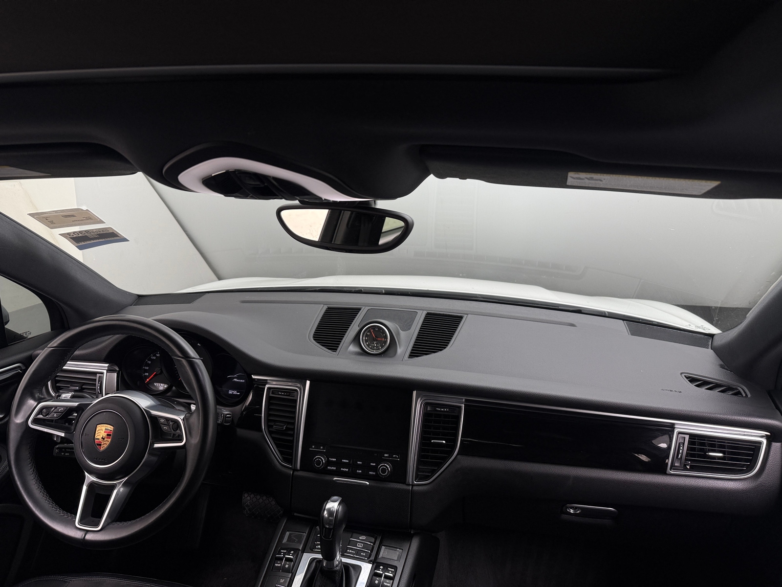 Thumbnail: 2018 Porsche Macan - 3