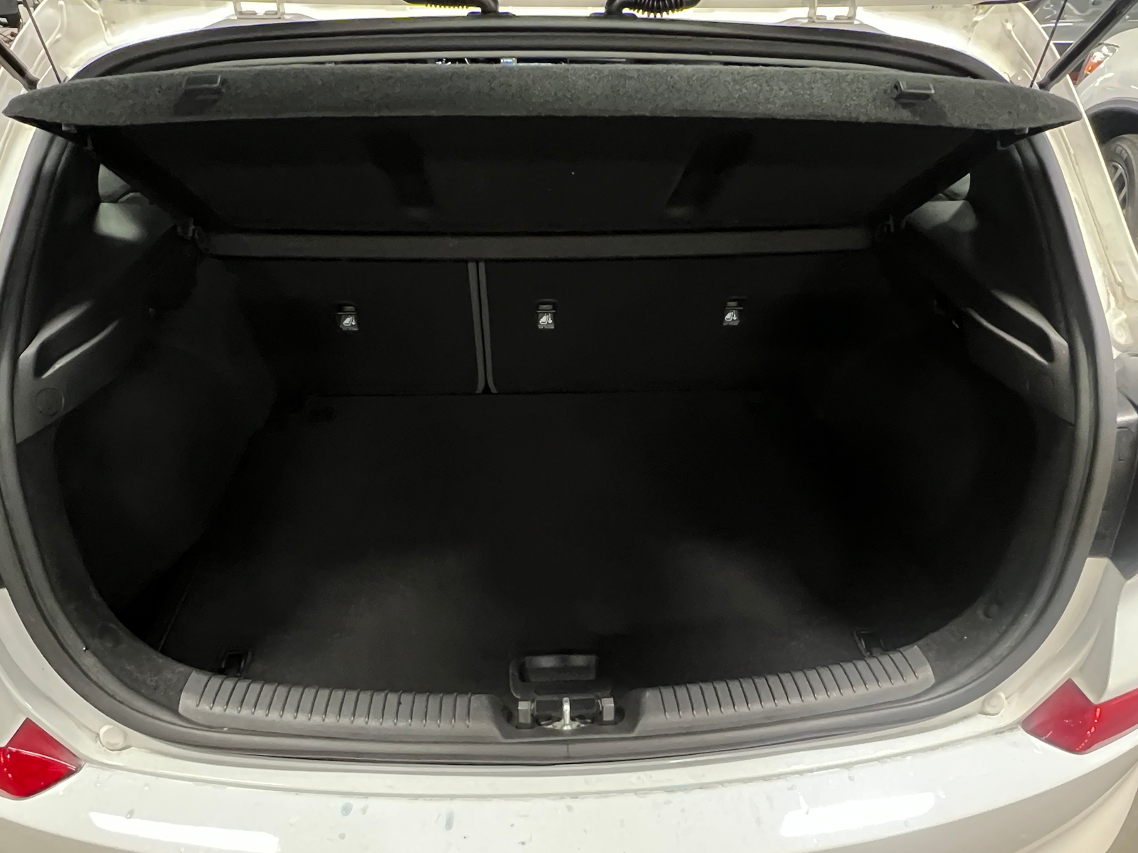 Thumbnail: 2019 Hyundai Elantra - 6