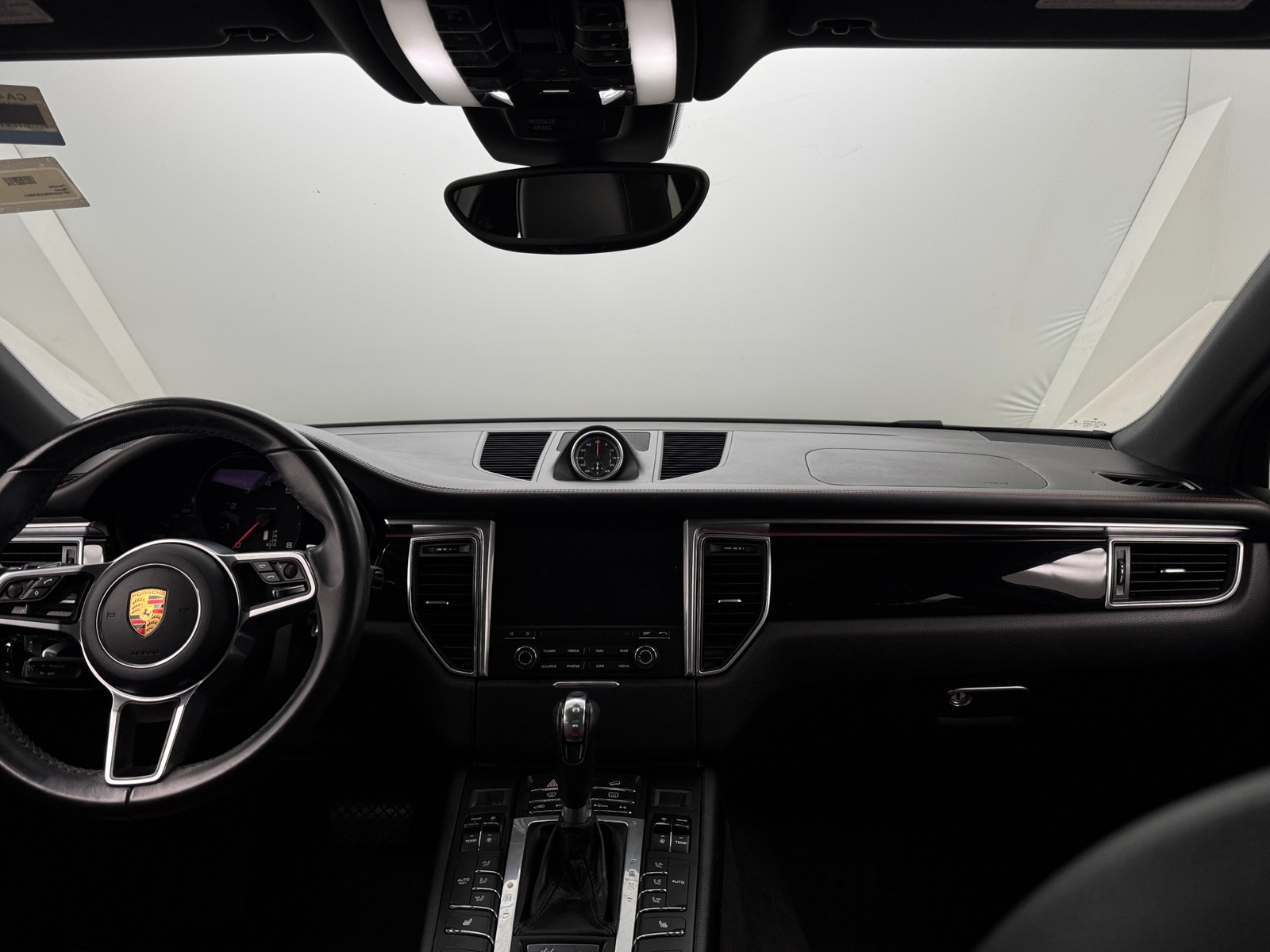 Thumbnail: 2018 Porsche Macan - 2