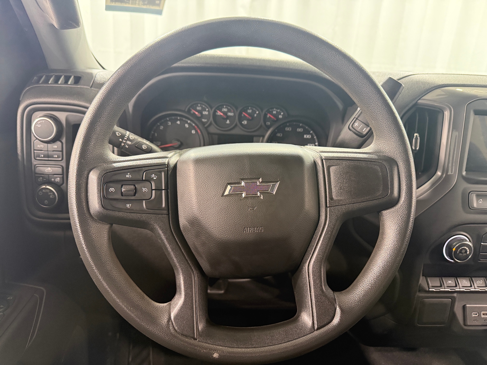 Thumbnail: 2022 Chevrolet Silverado 1500 - 5