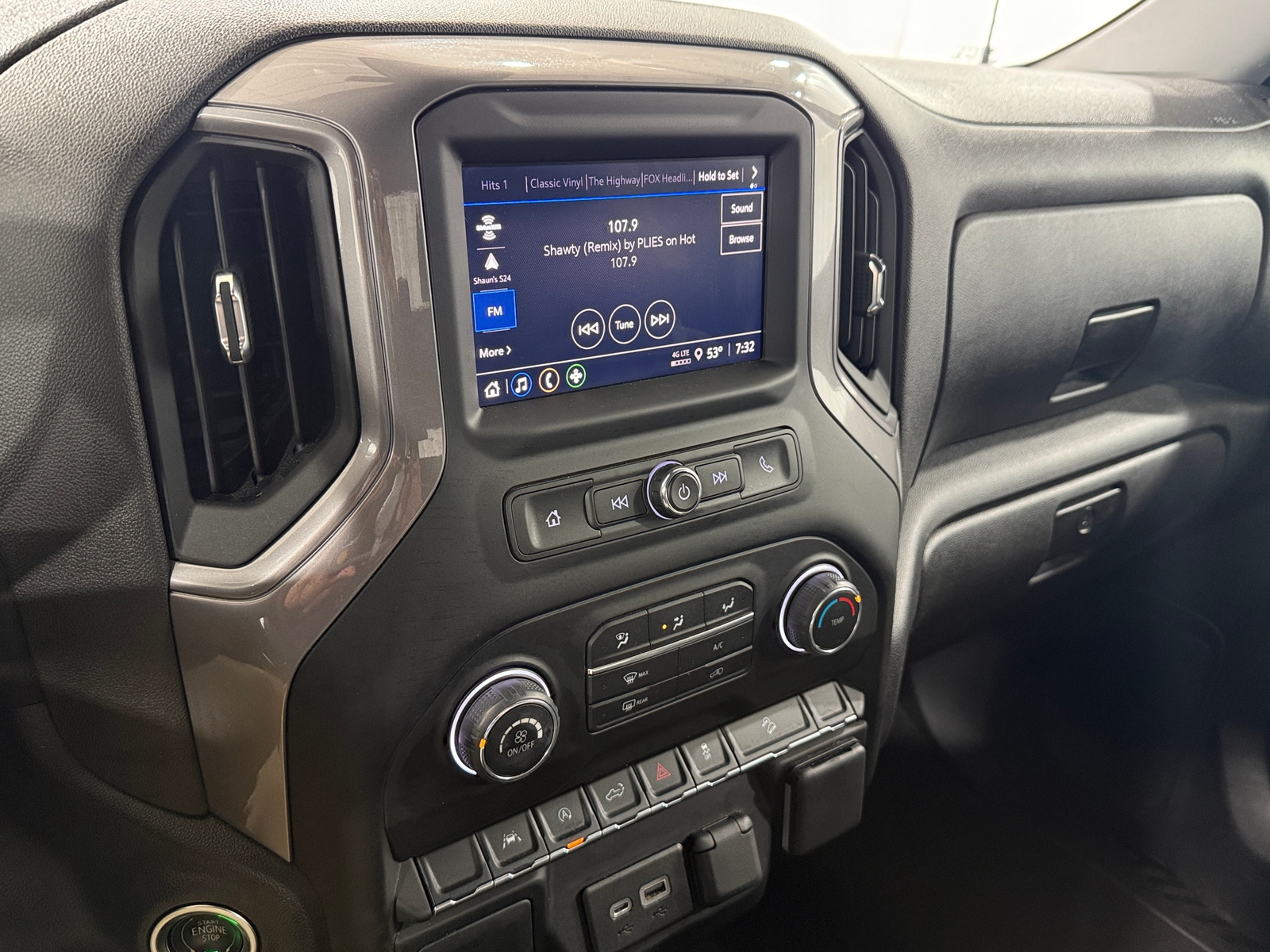 Thumbnail: 2022 Chevrolet Silverado 1500 - 4