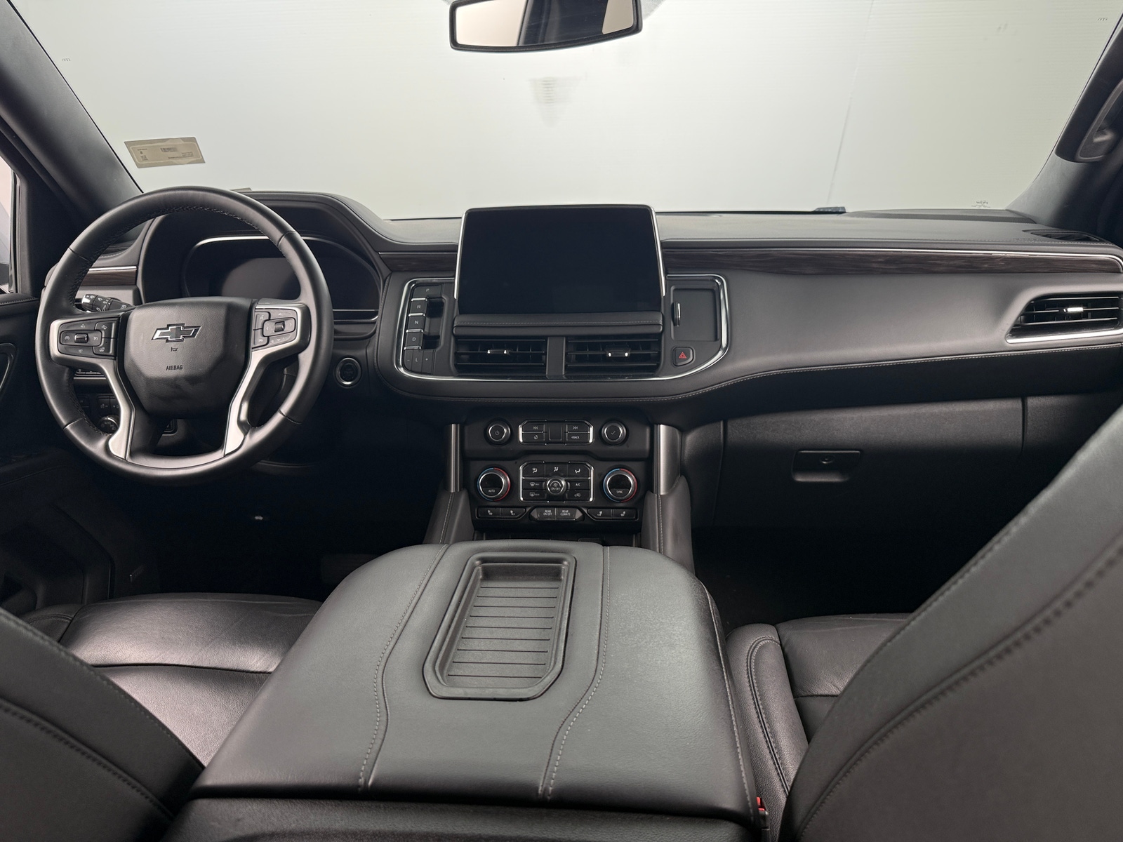 Thumbnail: 2024 Chevrolet Suburban - 3