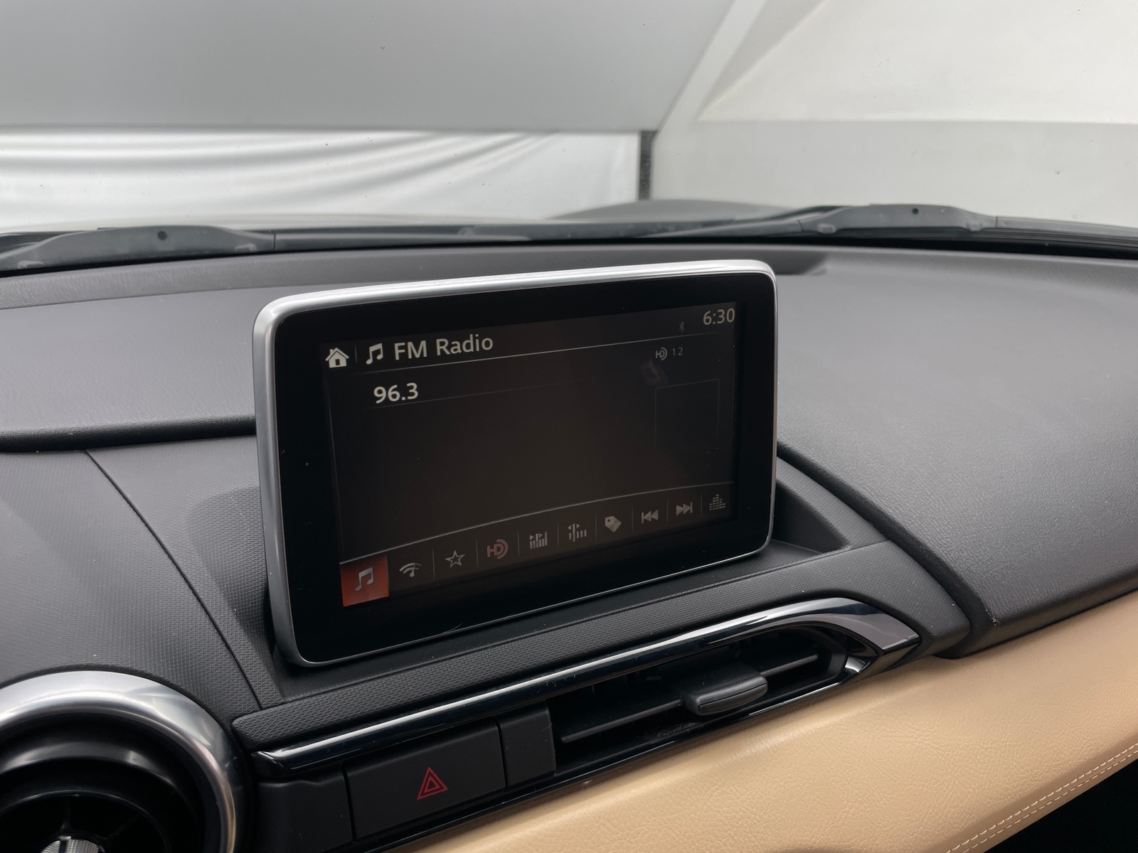 Thumbnail: 2016 Mazda MX-5 Miata - 3