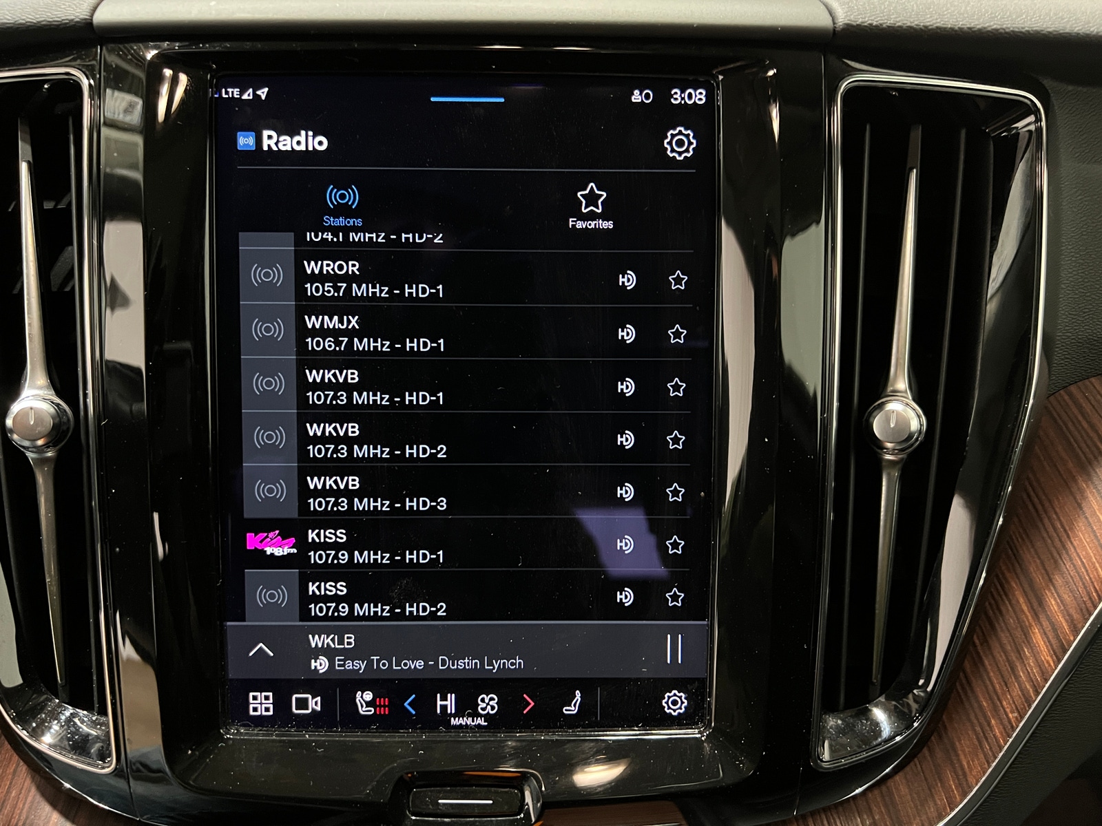 Thumbnail: 2023 Volvo XC60 - 3