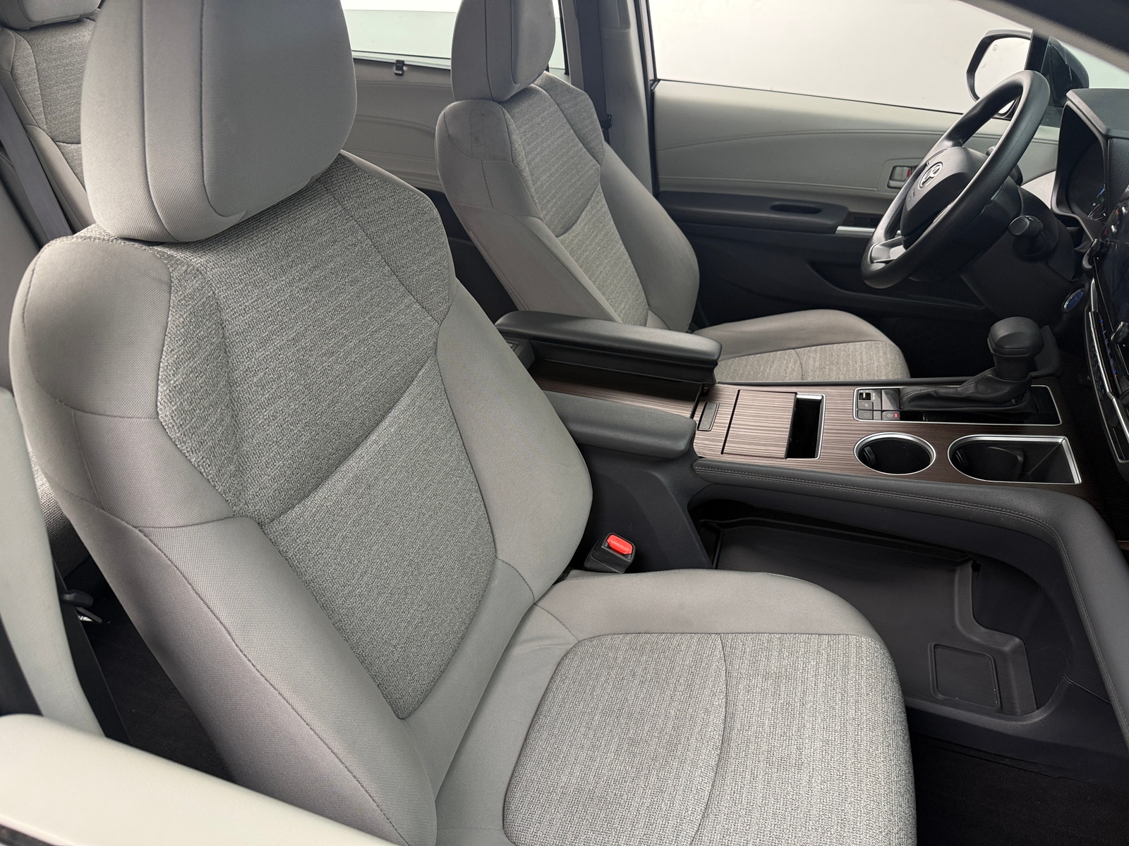 Thumbnail: 2023 Toyota Sienna - 2