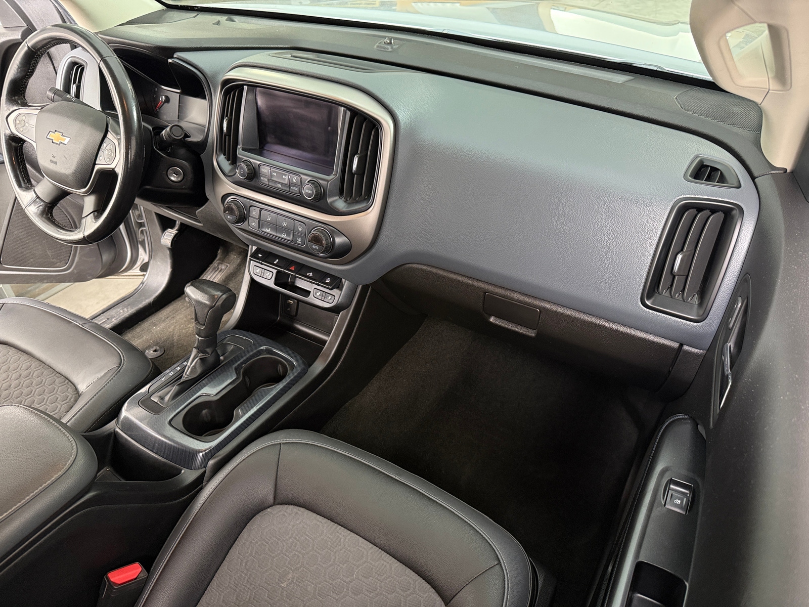 Thumbnail: 2018 Chevrolet Colorado - 3