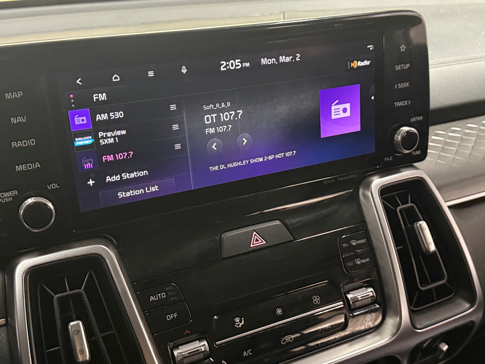 Thumbnail: 2022 Kia Sorento - 4