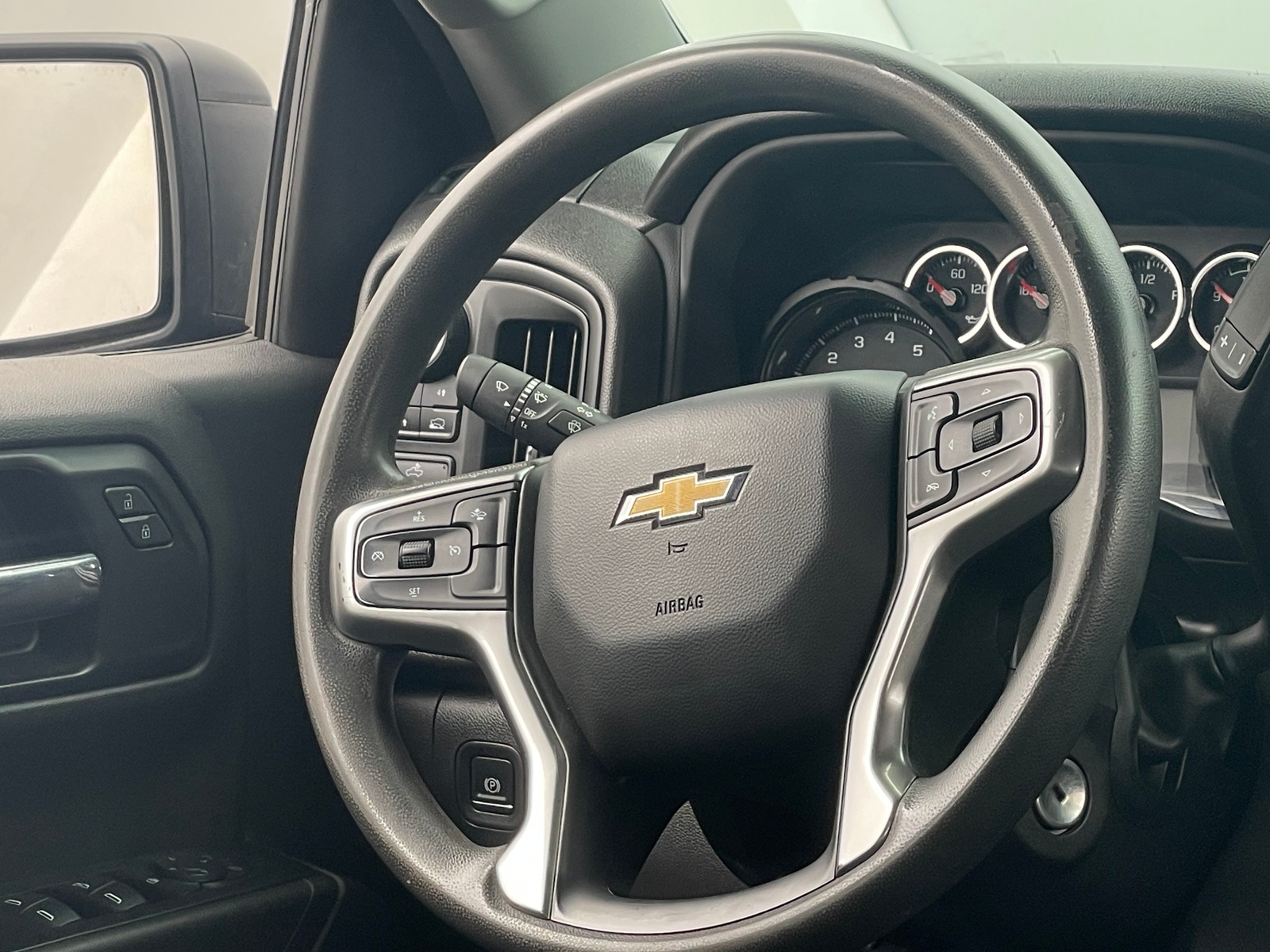 Thumbnail: 2022 Chevrolet Silverado 1500 - 5