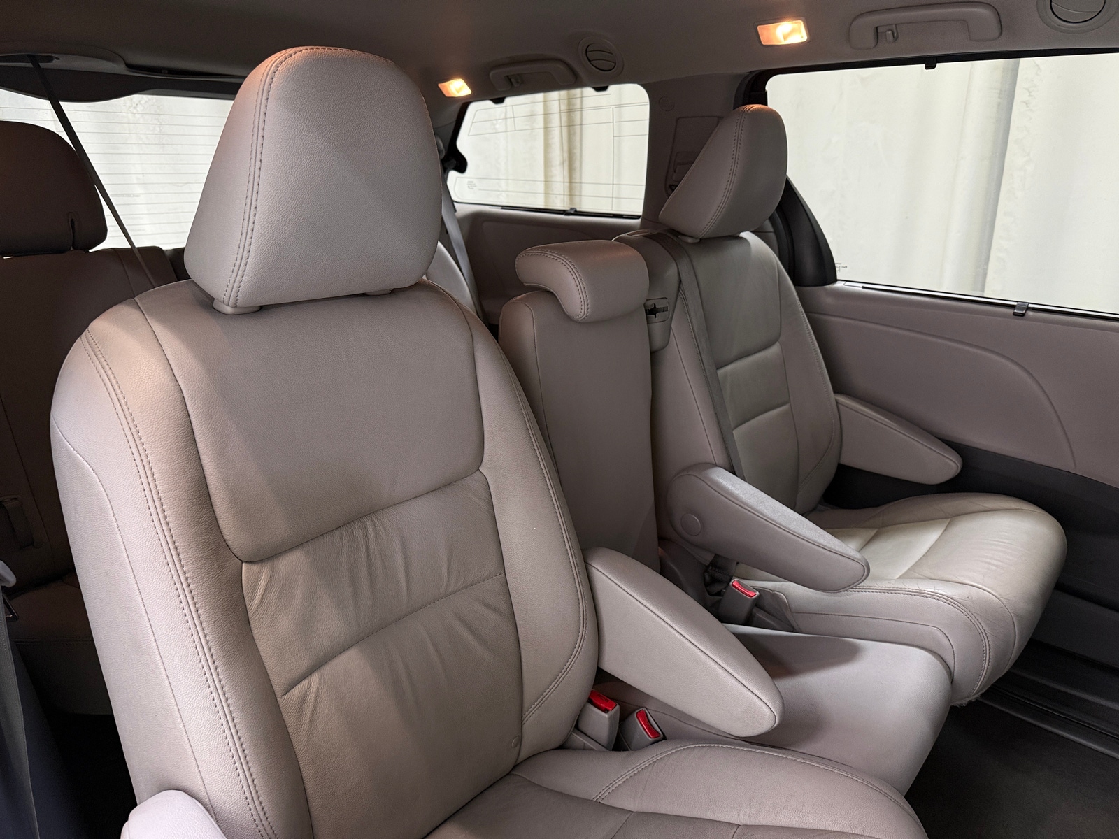 Thumbnail: 2019 Toyota Sienna - 5