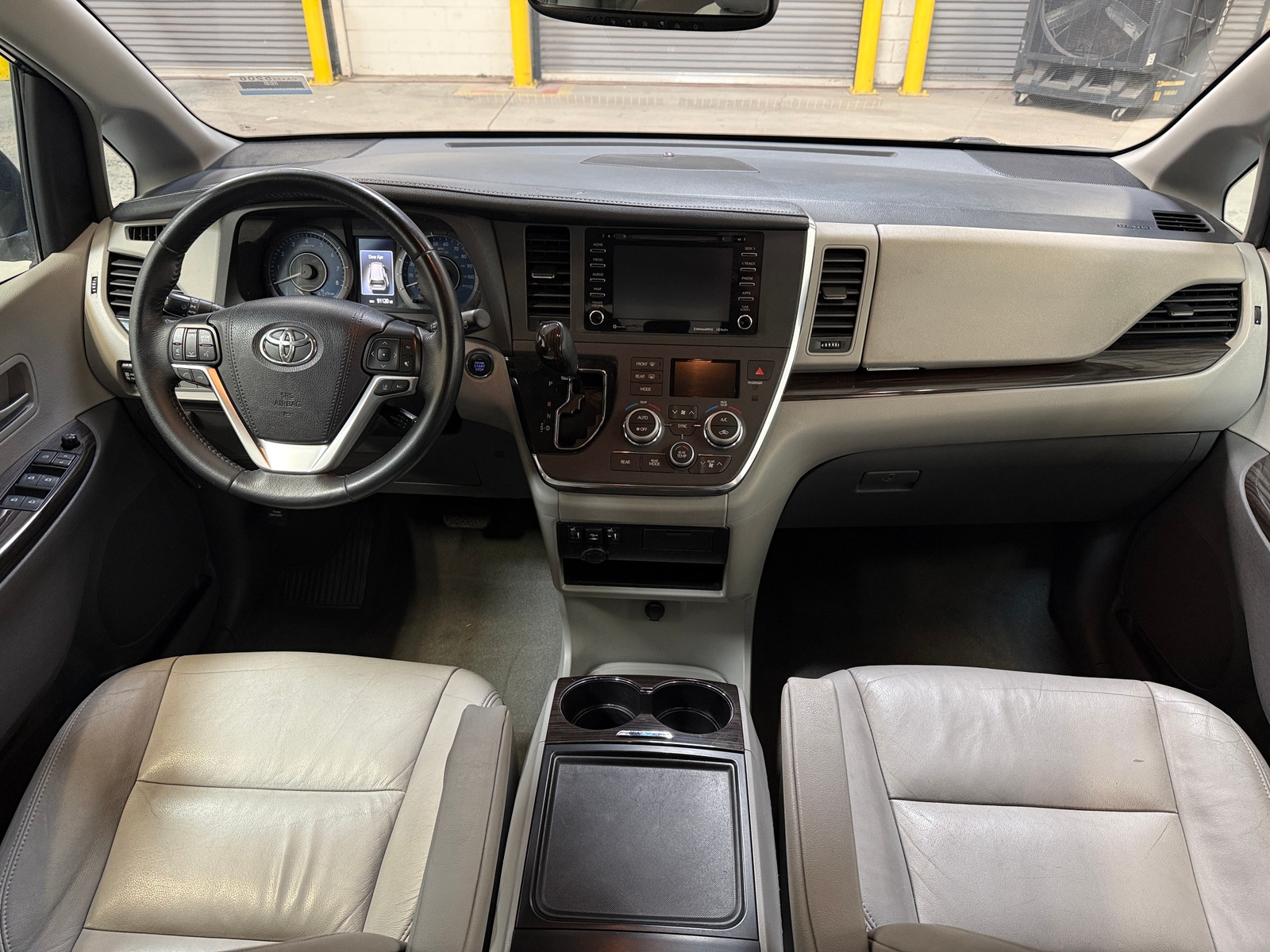 Thumbnail: 2019 Toyota Sienna - 2