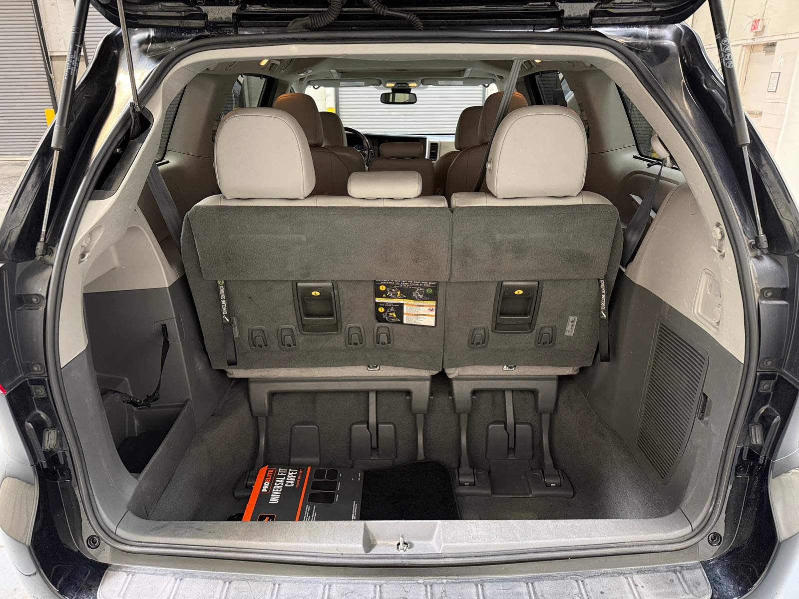 Thumbnail: 2019 Toyota Sienna - 6