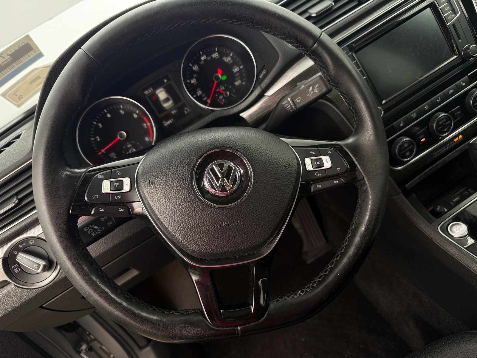 Thumbnail: 2018 Volkswagen Passat - 4